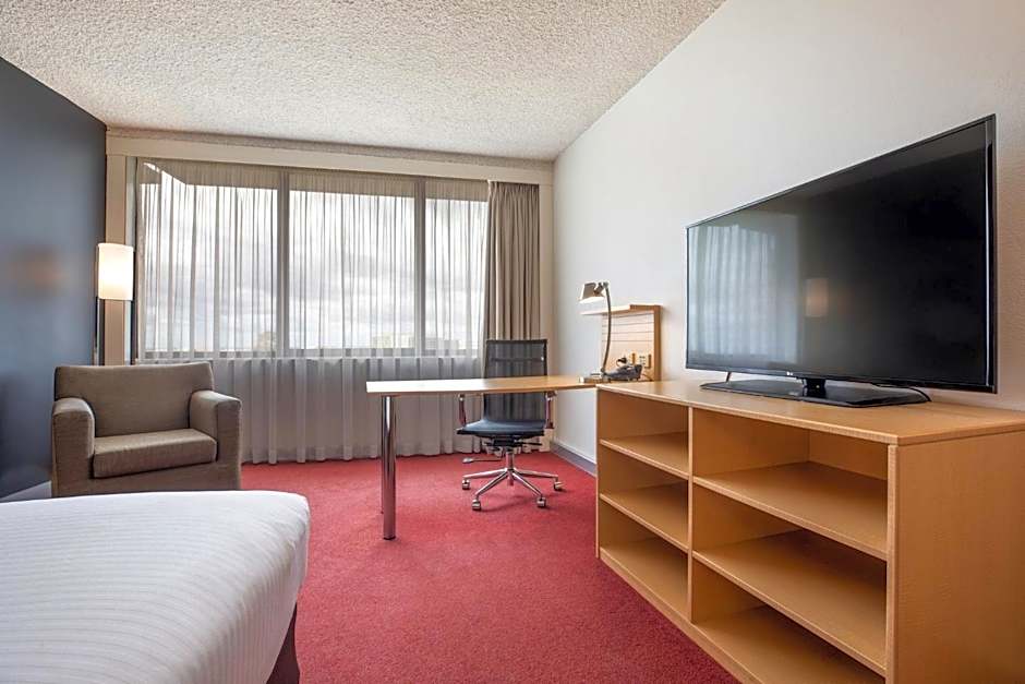 Holiday Inn Melbourne Airport By IHG