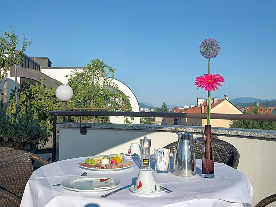 Skycity Hotel Atrigon
