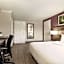 La Quinta Inn & Suites by Wyndham San Antonio Lackland