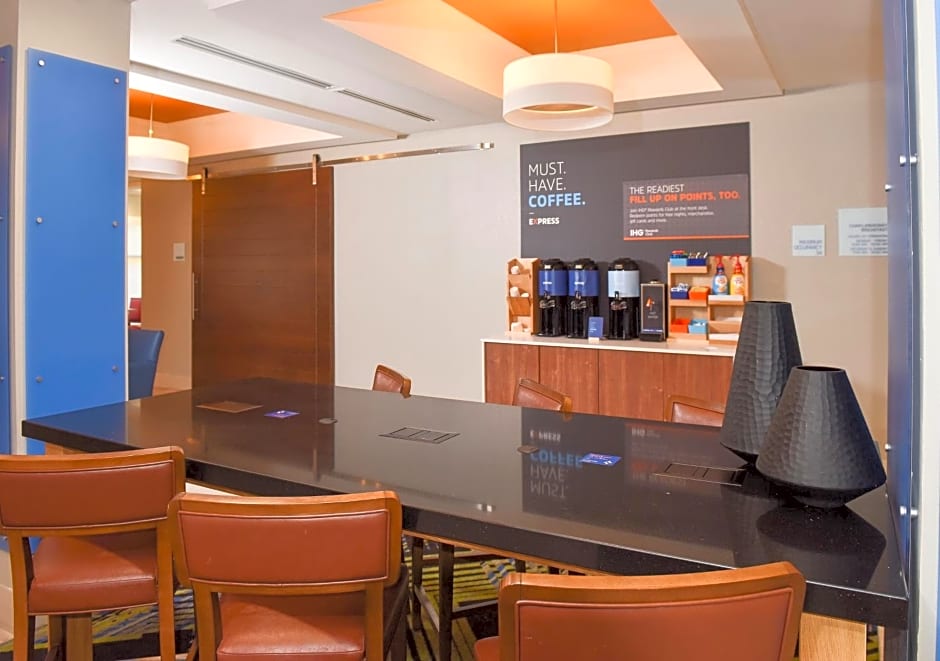 Holiday Inn Express Hotel & Suites Selma By IHG