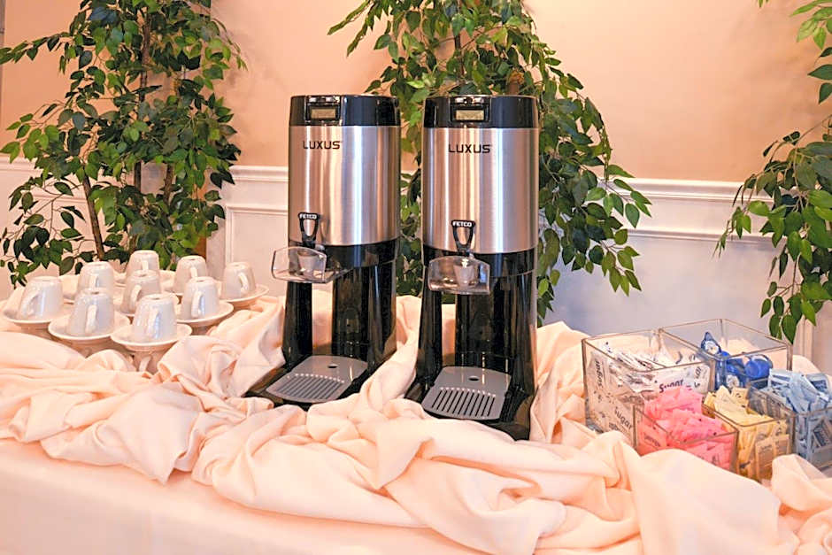Niagara Crossing Hotel & SPA