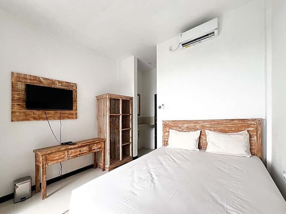 Kanha Homestay near Pantai Pandawa RedPartner