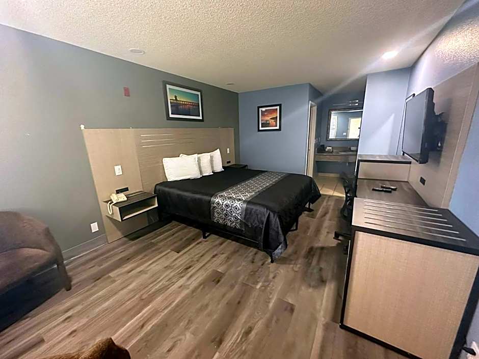 Orange Tustin Inn in Orange