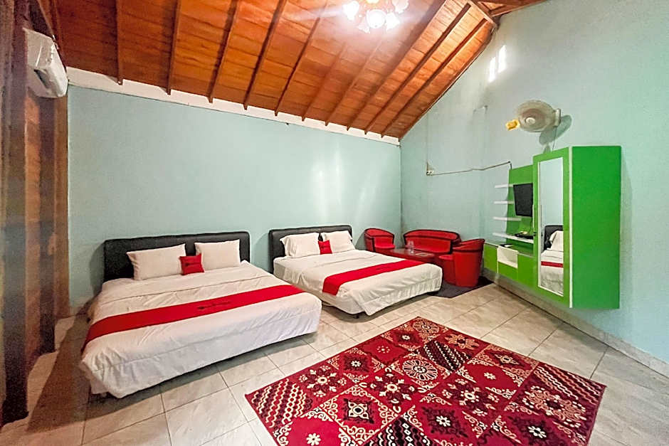 RedDoorz @ Villa Waterfun Favour Pagar Alam