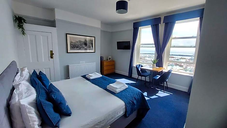 Royal Temple Yacht Club, Bar & Hotel, Pet Friendly!