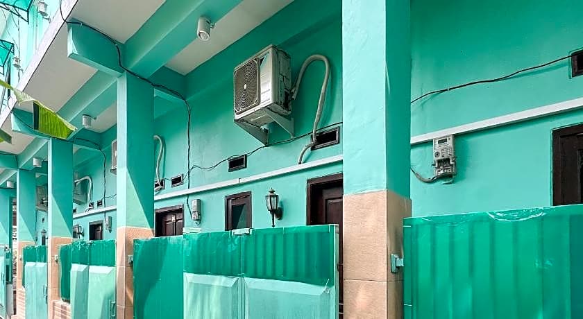 RedDoorz near Sunrise Mall Mojokerto