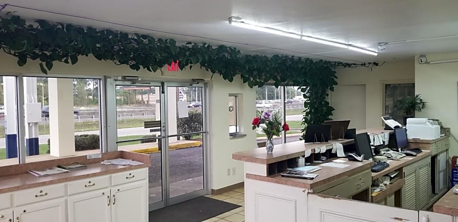 Family Inns of America – Mobile, AL