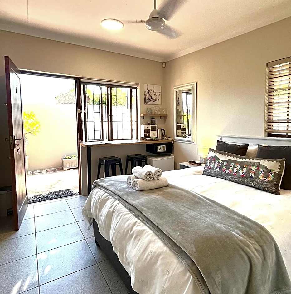 Dolphin Circle Bed and Breakfast