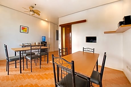 Oyo 402 Royale Parc Hotel