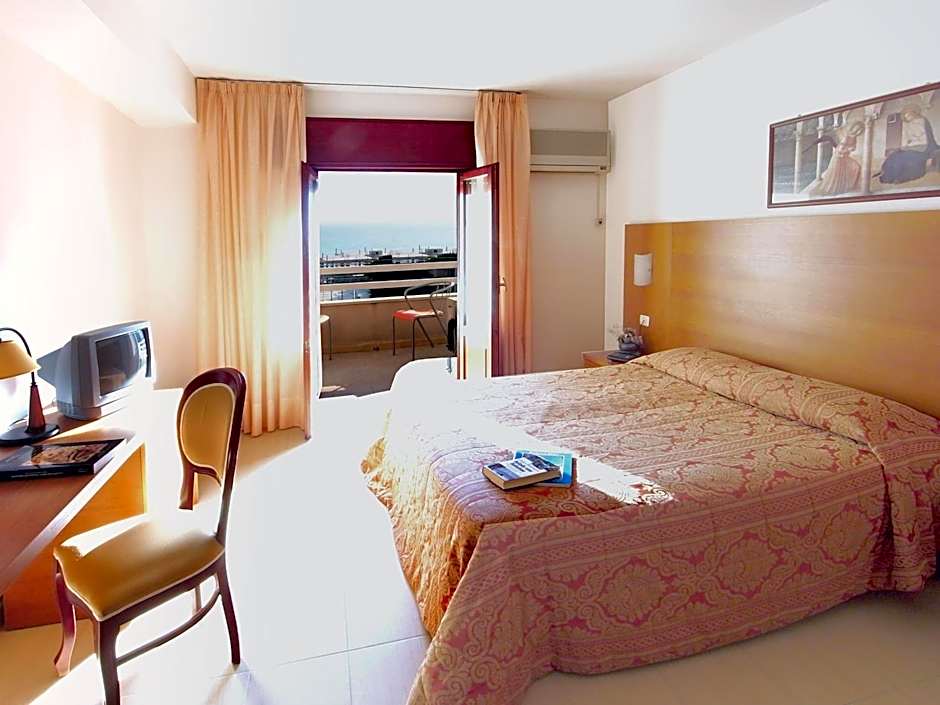 Photo 1 of 2 of Triple Room