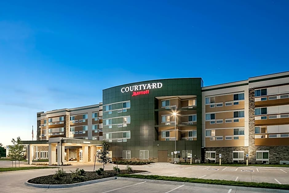 Courtyard by Marriott Omaha Bellevue at Beardmore Event Center