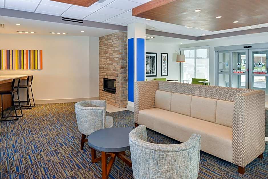 Holiday Inn Express & Suites - Chadron By IHG