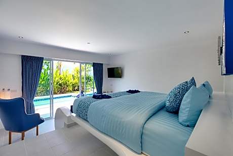 Bungalow with Garden View