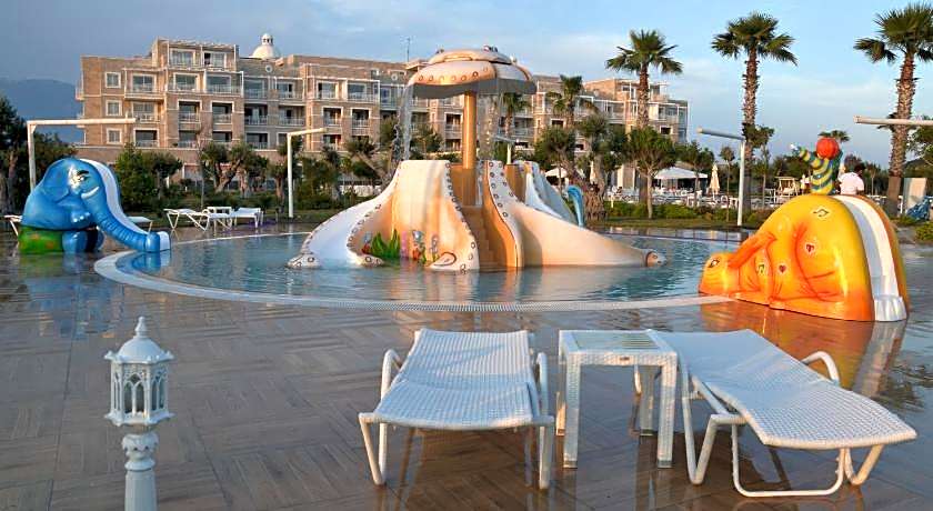 ANDRIAKE BEACH CLUB HOTEL