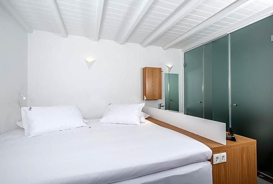 DreamBox Mykonos Suites