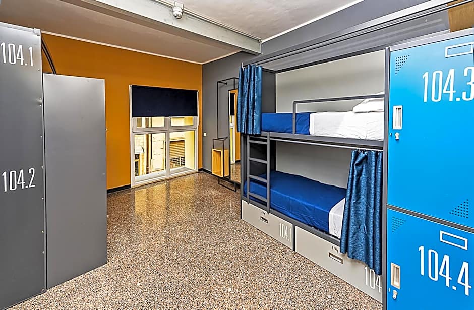 Marathon Hostel