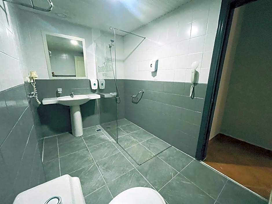 Grand Alisa Hotel (Ex. Royalisa Hotel)