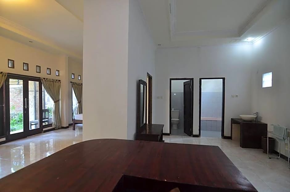 Puri Itoma Bungalows