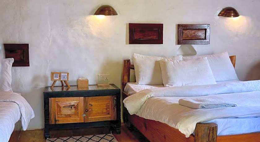 Bhanjyang Village Lodge