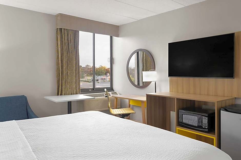 Days Inn by Wyndham Hagerstown I-70
