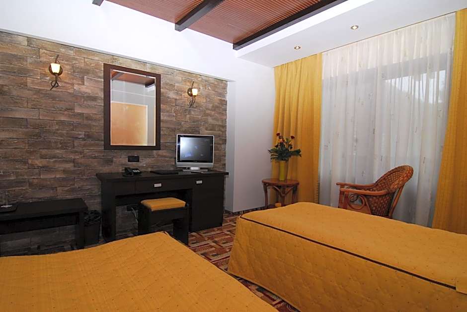 Casa Iris-Hotel & Restaurant