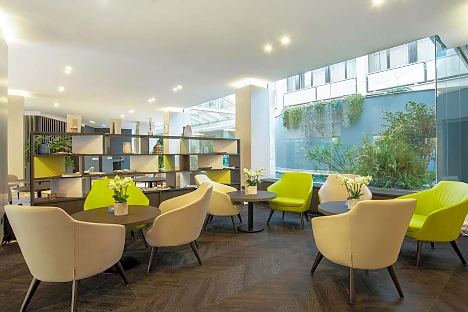 Mercure Roma West