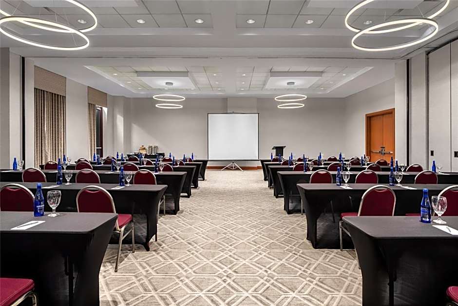 Embassy Suites By Hilton Hotel Boston At Logan Airport