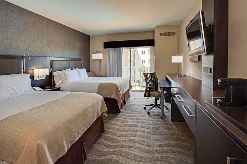 Holiday Inn Express Naples Downtown 5th Avenue By IHG