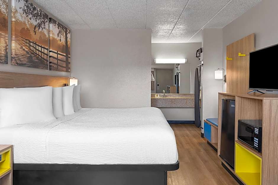 Days Inn by Wyndham Cloverdale Greencastle