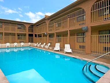 Days Inn by Wyndham Downtown-Nashville West Trinity Lane