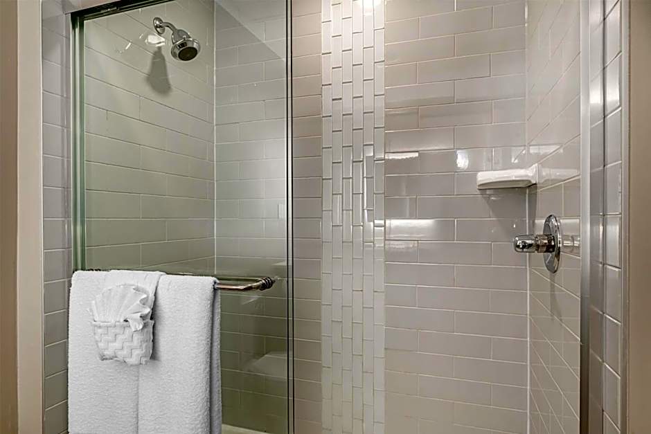 Best Western Plus Dartmouth Hotel & Suites