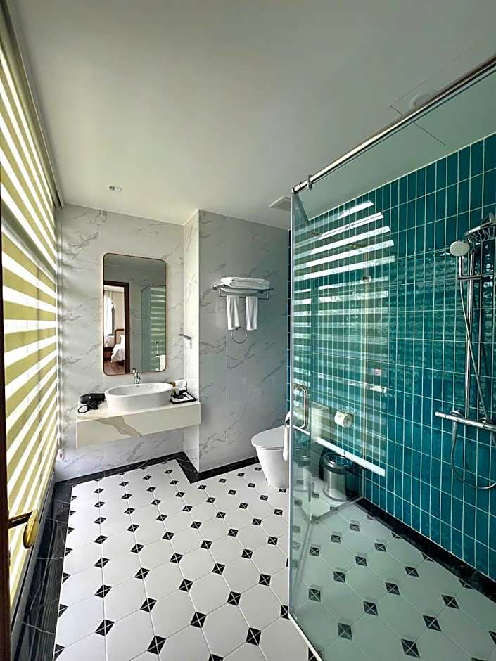 Tra Co Luxury Hotel & Resort