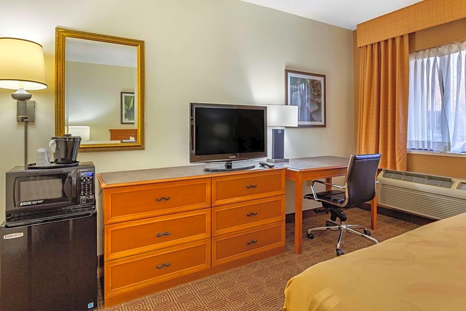 Quality Inn & Suites Raleigh Durham Airport