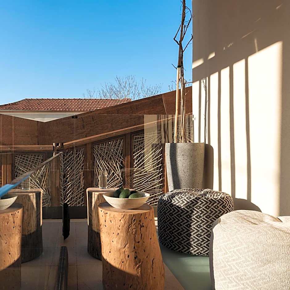 Manili Boutique Suites & Villas