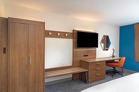 Standard King Room - Communications Accessible