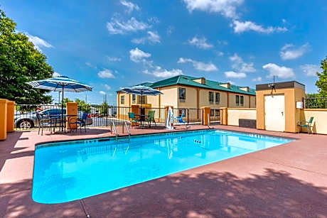 Quality Inn Auburn Campus Area I-85