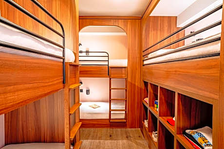 Penthouse Apartment (9 Adults)