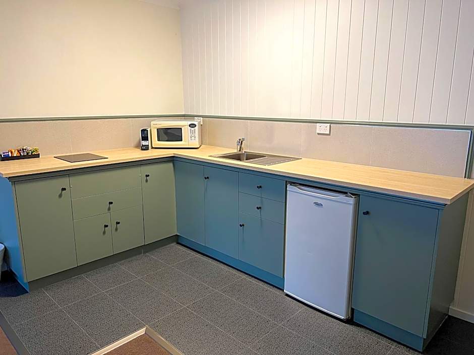 Summerhill Motor Inn - Adults Only