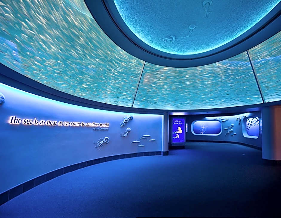 Holiday Inn Express Monterey - Cannery Row By IHG