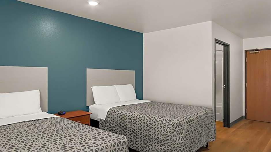 WoodSpring Suites Evansville