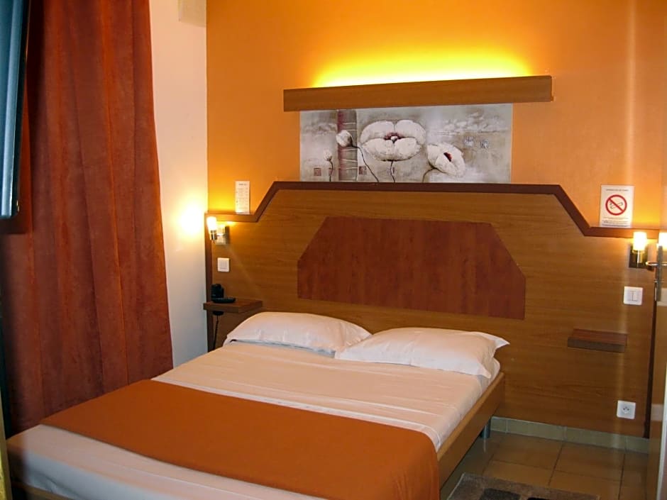 Le Nouvel Hotel Du Theatre