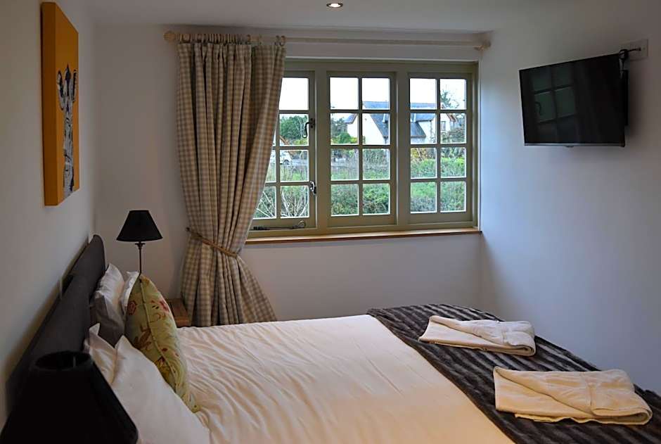 Three Horseshoes Country Inn