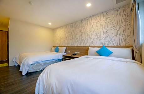 Deluxe Family Room