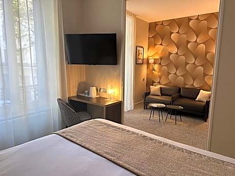 Superior Comfort Double Room 1 bed 180