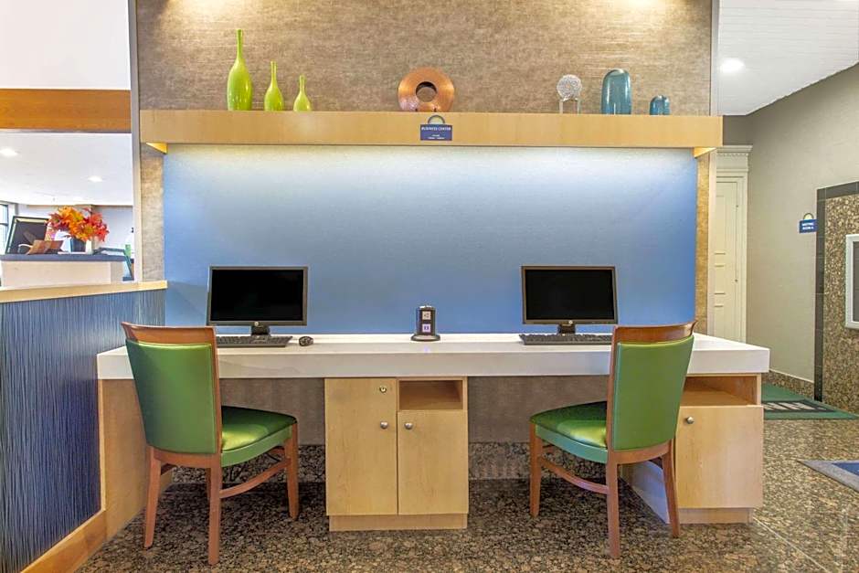 Days Inn by Wyndham Lanham Washington DC