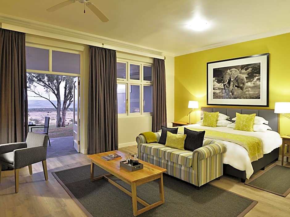 Founders Lodge by Mantis