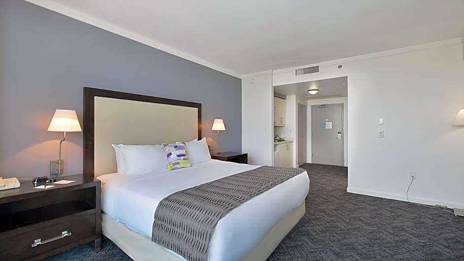 Photo 1 of 9 of 1 King Bed, Accessible, City View, Balcony