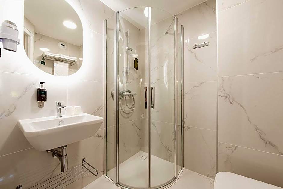 Hôtel Restaurant Le Relays du Chasteau - Logis Hôtel