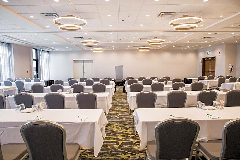 Holiday Inn Hotel & Suites Calgary South - Conference Ctr By IHG