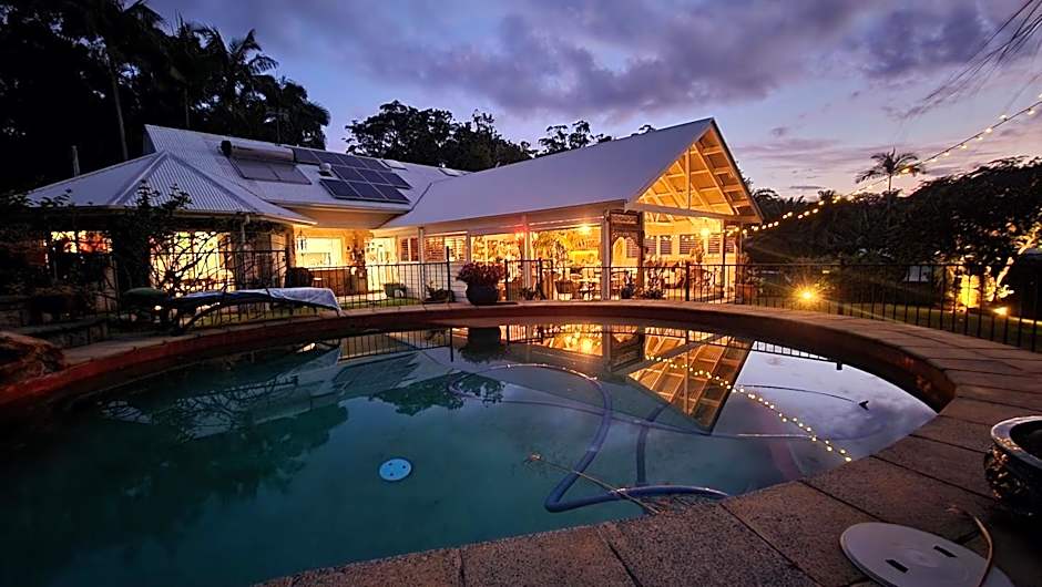 Noosa Valley Manor B&B